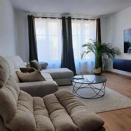 דירה New - Le 79 Verdun-elegant-climatisation-moderne קרקסון